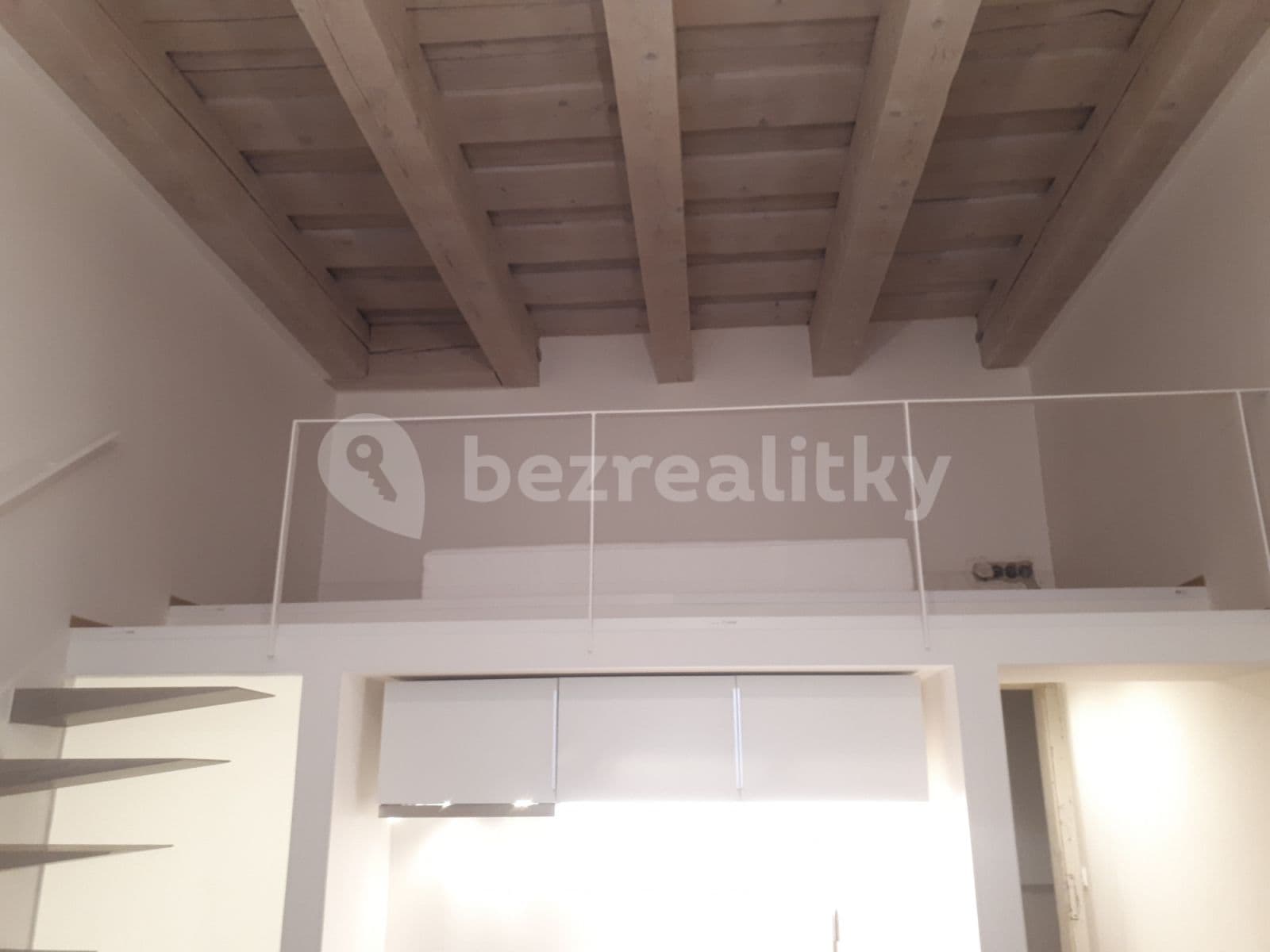 Prenájom bytu 1-izbový 38 m², Prvního pluku, Praha, Praha Prenájom bytu 1-izbový 38 m², Prvního pluku, Praha, Praha