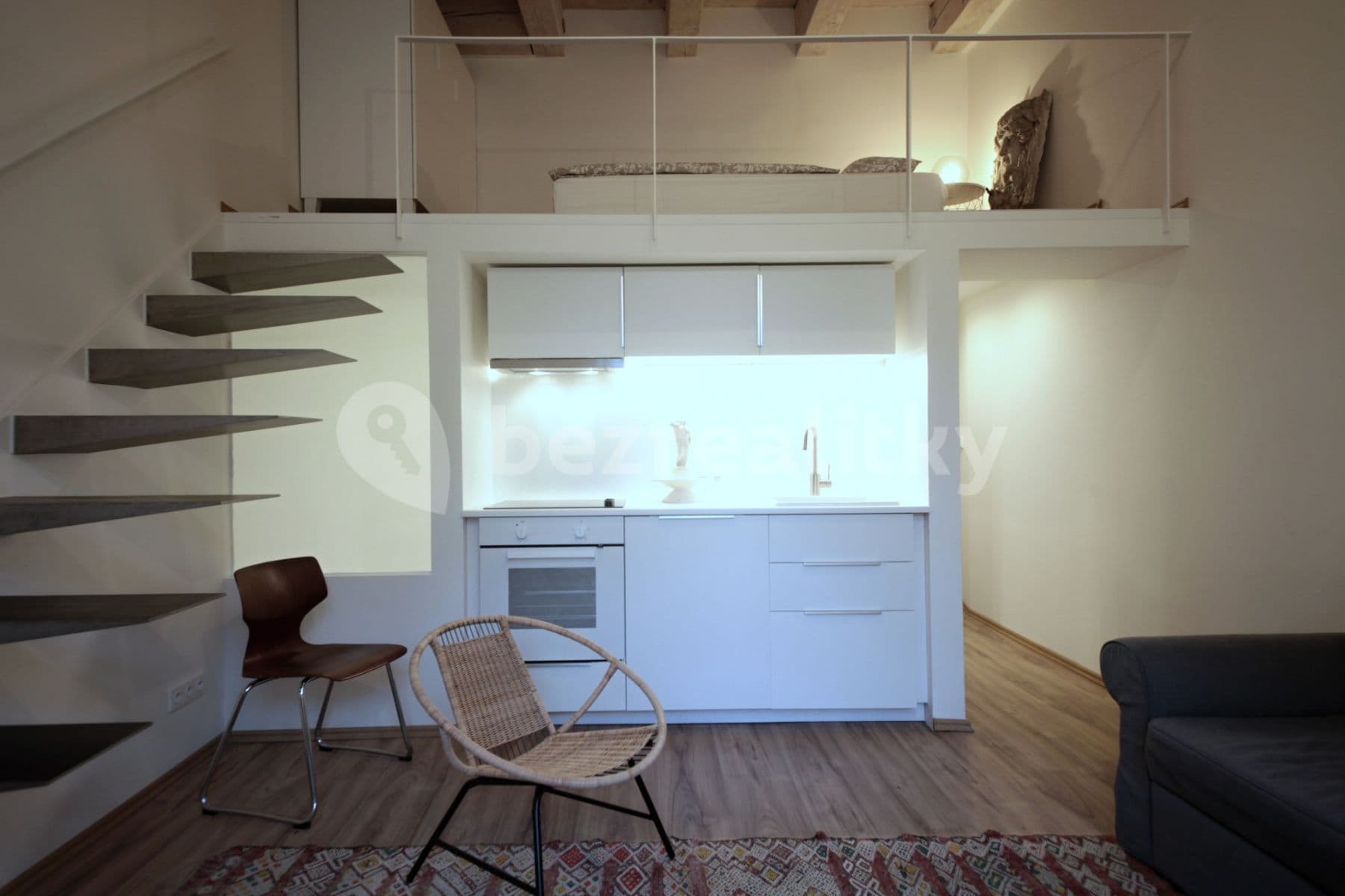 Prenájom bytu 1-izbový 38 m², Prvního pluku, Praha, Praha Prenájom bytu 1-izbový 38 m², Prvního pluku, Praha, Praha