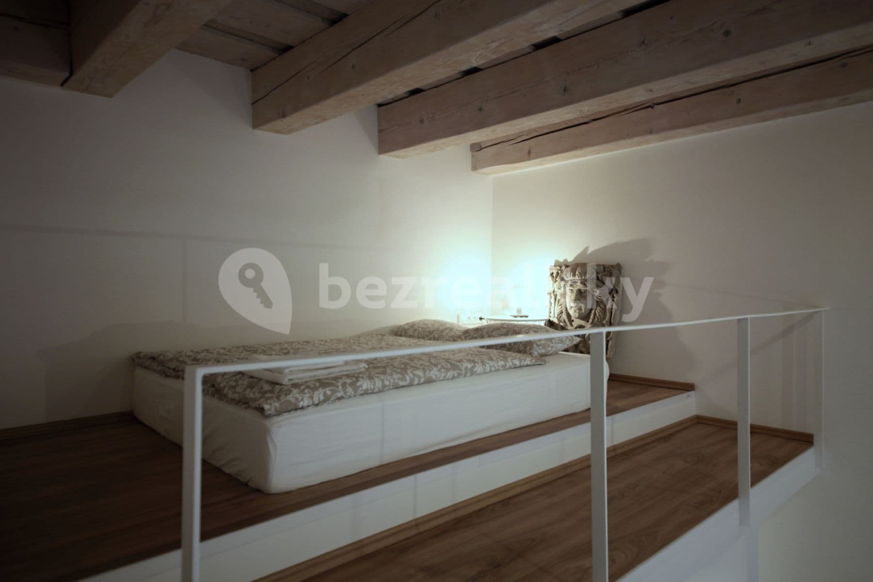 Prenájom bytu 1-izbový 38 m², Prvního pluku, Praha, Praha Prenájom bytu 1-izbový 38 m², Prvního pluku, Praha, Praha