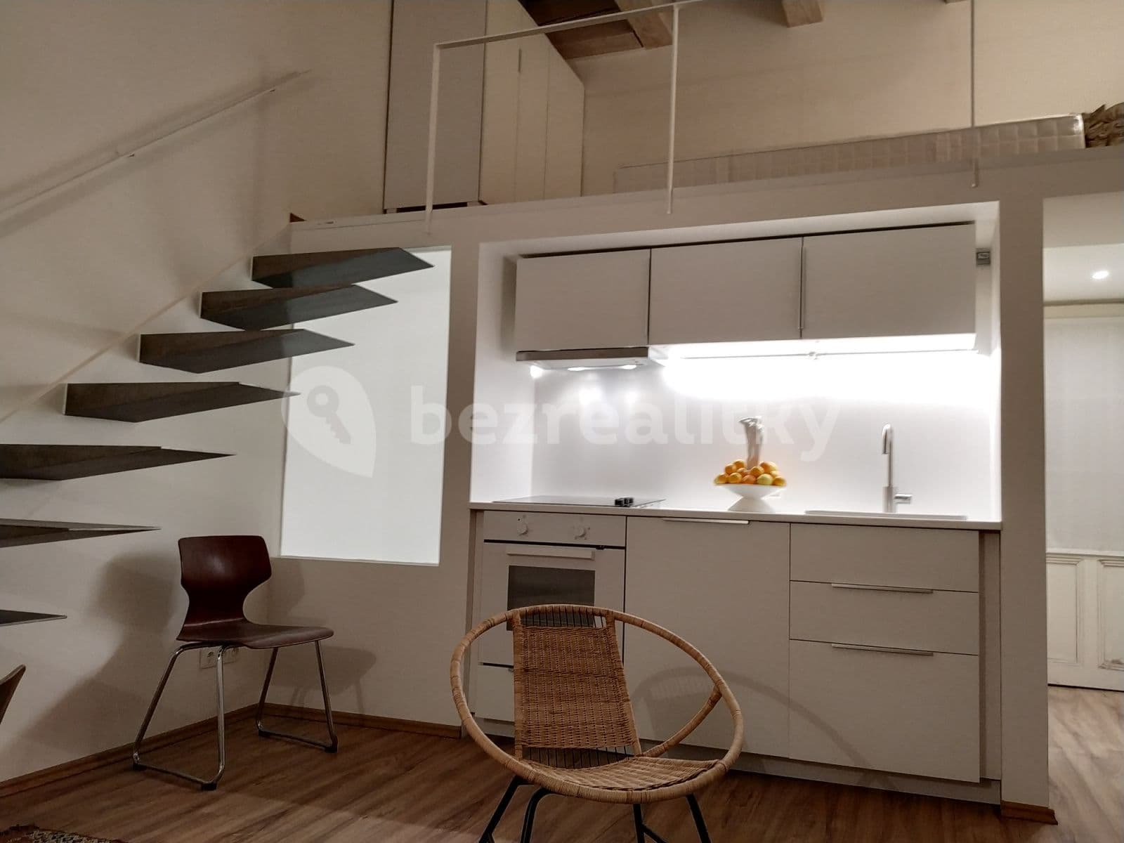 Prenájom bytu 1-izbový 38 m², Prvního pluku, Praha, Praha Prenájom bytu 1-izbový 38 m², Prvního pluku, Praha, Praha