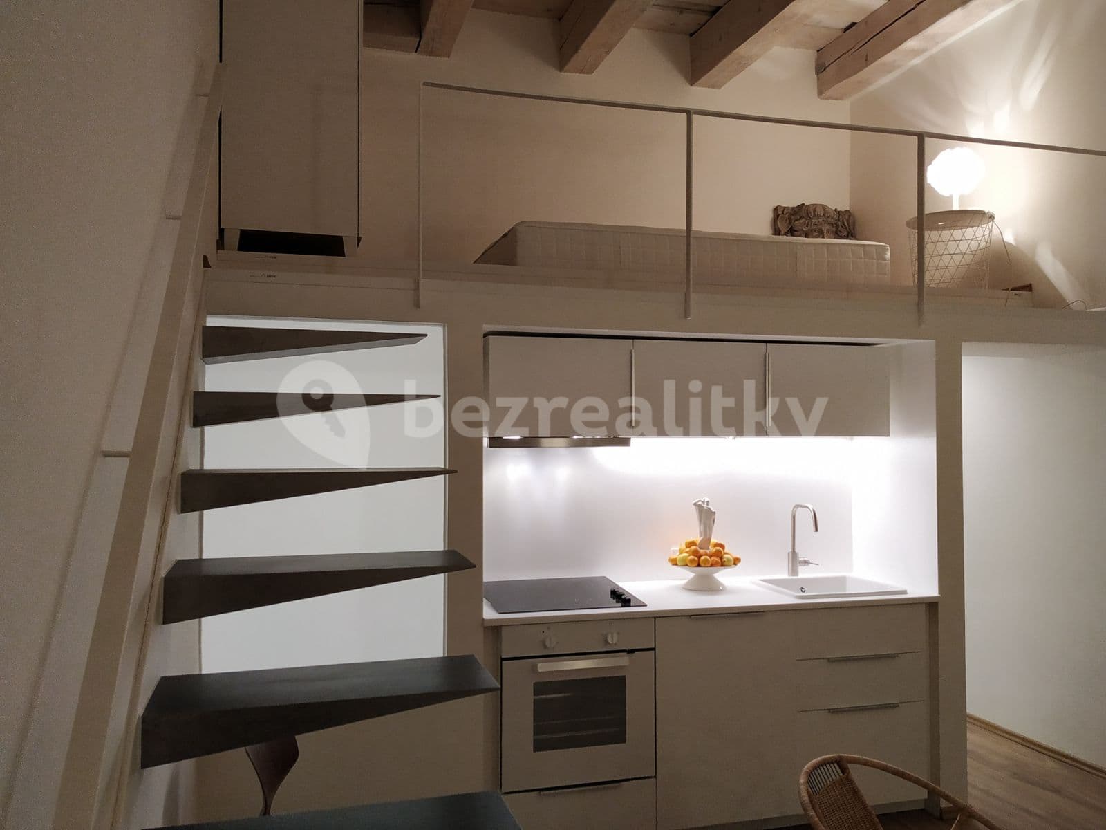 Prenájom bytu 1-izbový 38 m², Prvního pluku, Praha, Praha Prenájom bytu 1-izbový 38 m², Prvního pluku, Praha, Praha