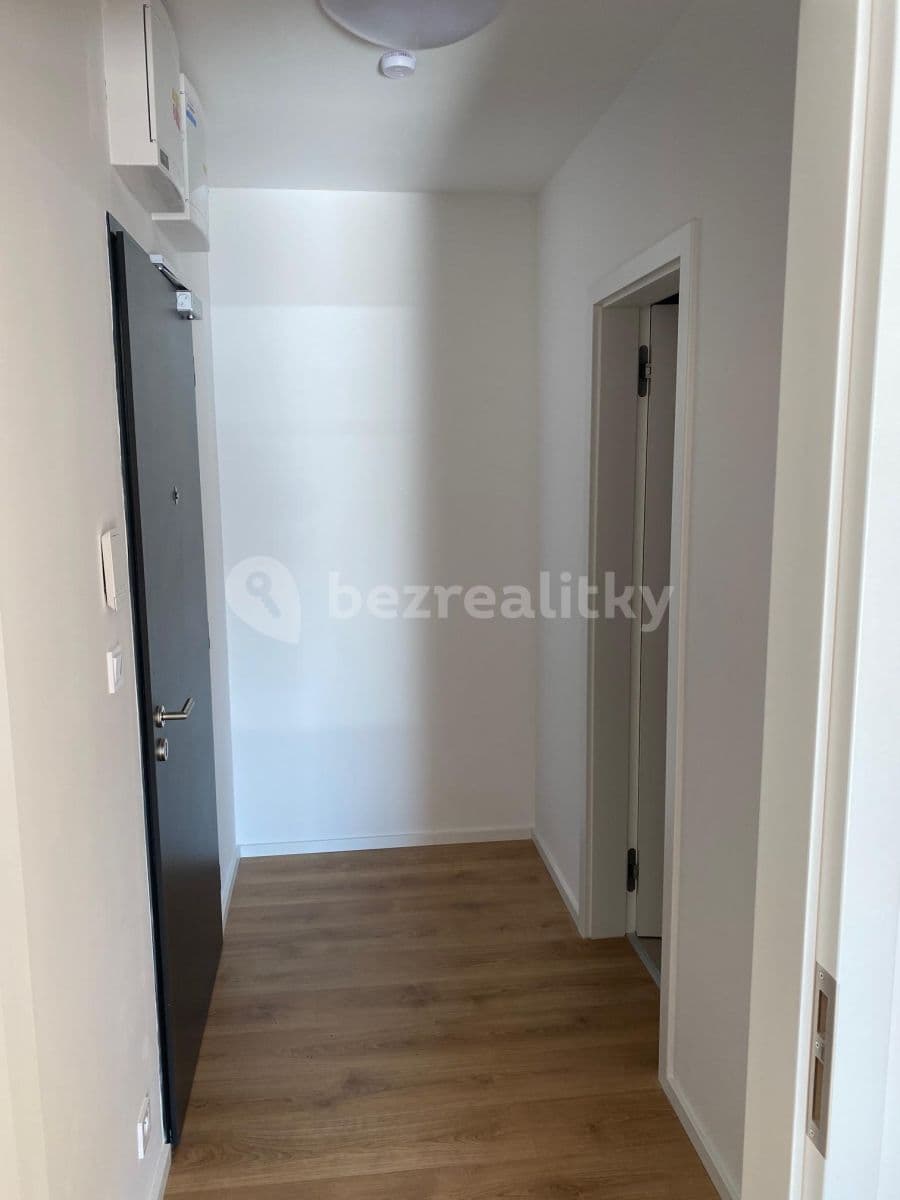 Prenájom bytu 1-izbový 41 m², U Červeného mlýna, Brno, Jihomoravský kraj Prenájom bytu 1-izbový 41 m², U Červeného mlýna, Brno, Jihomoravský kraj