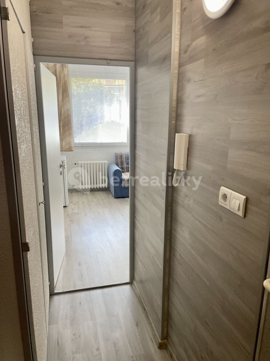 Prenájom bytu 1-izbový 38 m², Tuchomyšlská, Chlumec, Ústecký kraj Prenájom bytu 1-izbový 38 m², Tuchomyšlská, Chlumec, Ústecký kraj