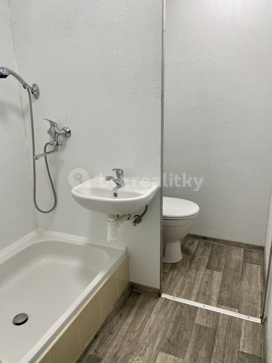 Prenájom bytu 1-izbový 38 m², Tuchomyšlská, Chlumec, Ústecký kraj Prenájom bytu 1-izbový 38 m², Tuchomyšlská, Chlumec, Ústecký kraj