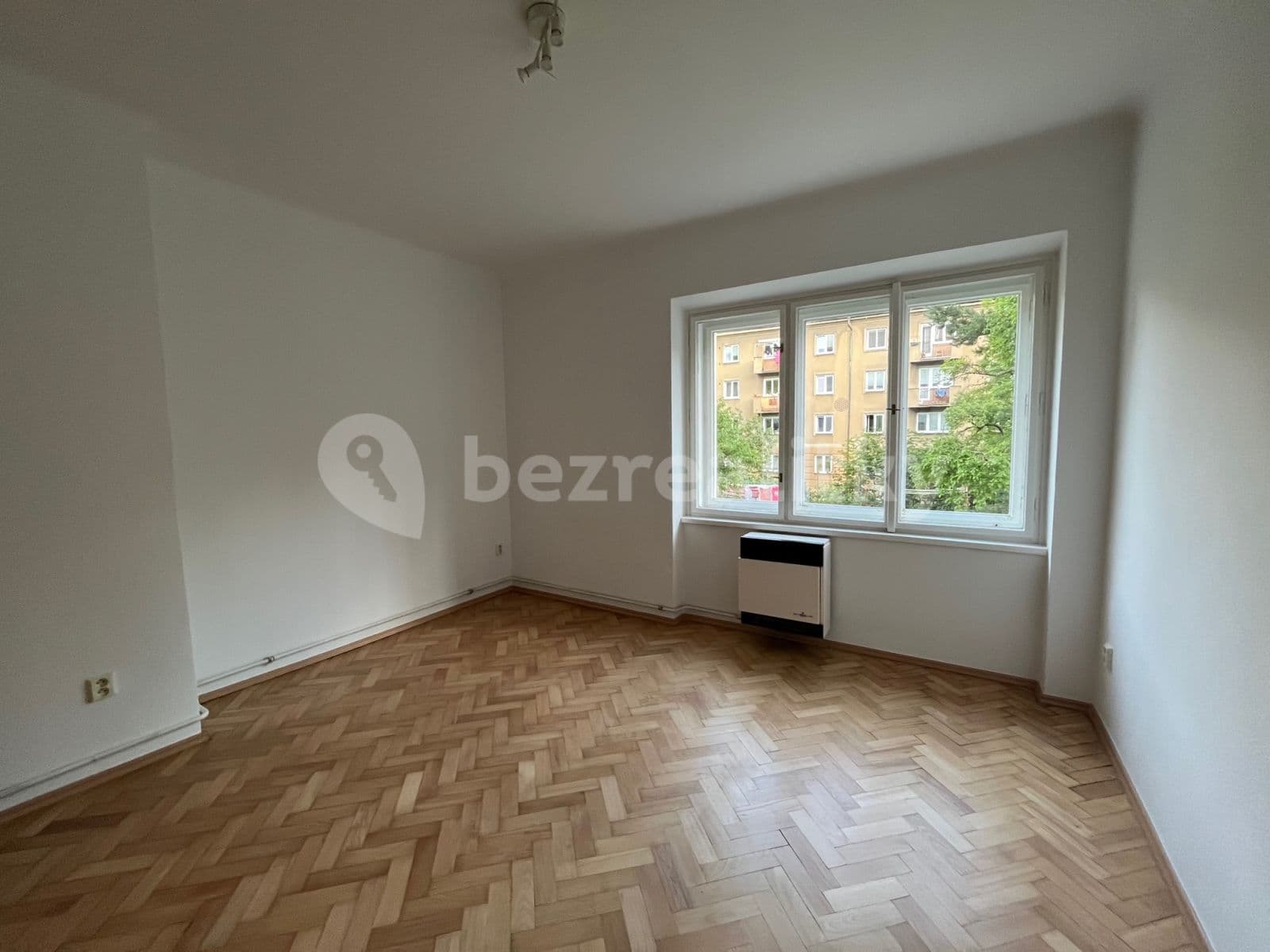 Prenájom bytu 1-izbový 40 m², Kladenská, Praha, Praha Prenájom bytu 1-izbový 40 m², Kladenská, Praha, Praha