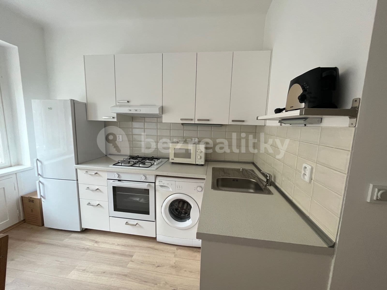 Prenájom bytu 1-izbový 40 m², Kladenská, Praha, Praha Prenájom bytu 1-izbový 40 m², Kladenská, Praha, Praha