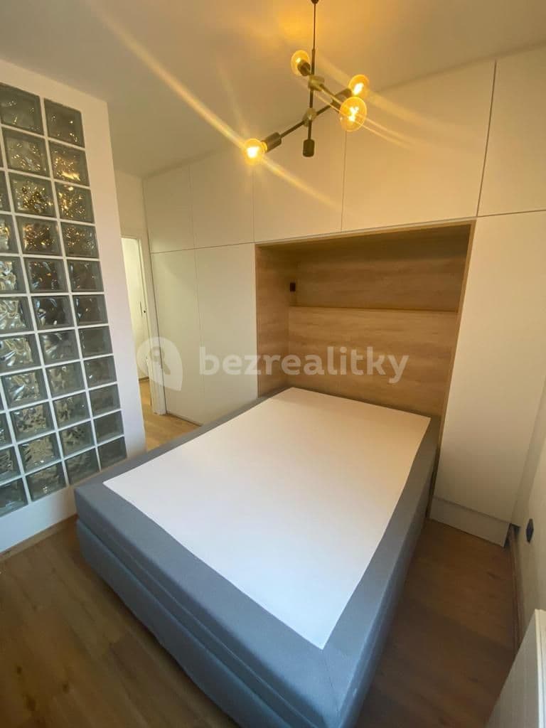 Prenájom bytu 2-izbový 45 m², Sokolovská, Praha, Praha Prenájom bytu 2-izbový 45 m², Sokolovská, Praha, Praha