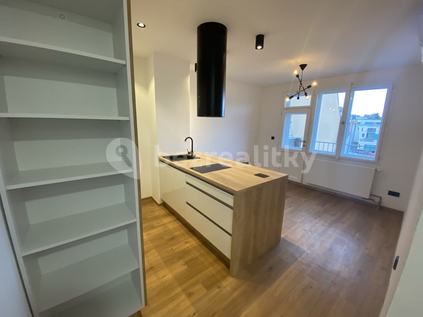 Prenájom bytu 2-izbový 45 m², Sokolovská, Praha, Praha Prenájom bytu 2-izbový 45 m², Sokolovská, Praha, Praha