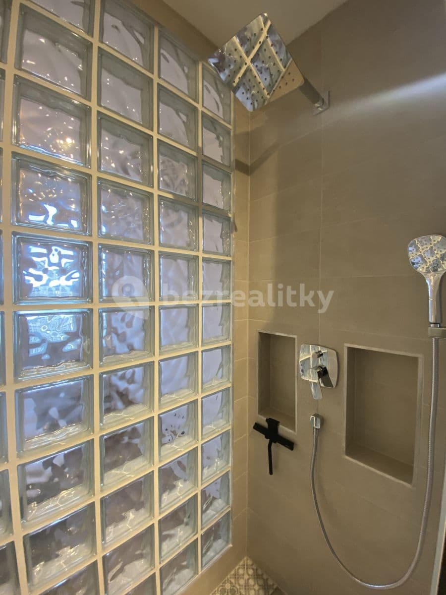 Prenájom bytu 2-izbový 45 m², Sokolovská, Praha, Praha Prenájom bytu 2-izbový 45 m², Sokolovská, Praha, Praha