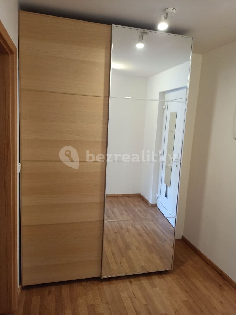 Prenájom bytu 2-izbový 55 m², Velvarská, Horoměřice, Středočeský kraj Prenájom bytu 2-izbový 55 m², Velvarská, Horoměřice, Středočeský kraj