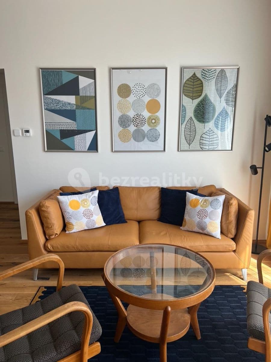 Prenájom bytu 2-izbový 61 m², Křižíkova, Praha, Praha Prenájom bytu 2-izbový 61 m², Křižíkova, Praha, Praha