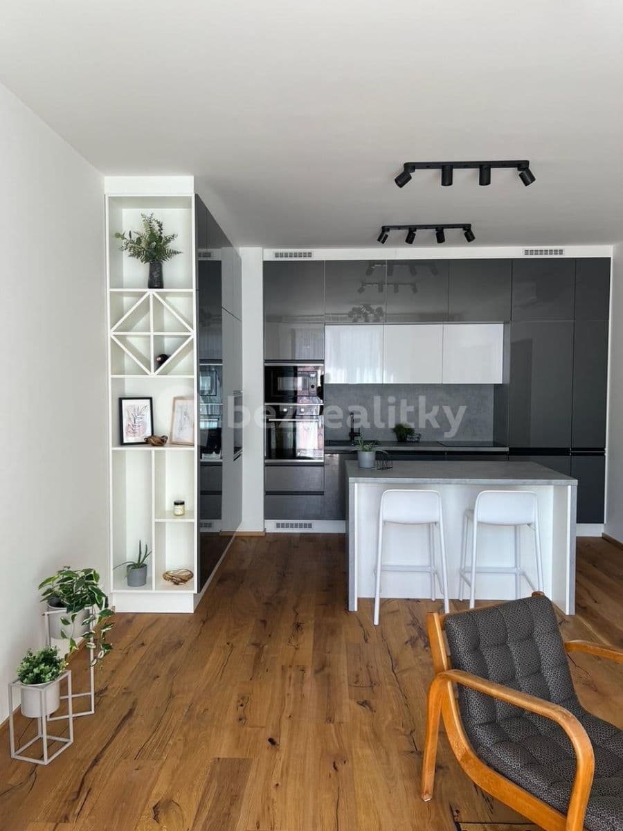 Prenájom bytu 2-izbový 61 m², Křižíkova, Praha, Praha Prenájom bytu 2-izbový 61 m², Křižíkova, Praha, Praha