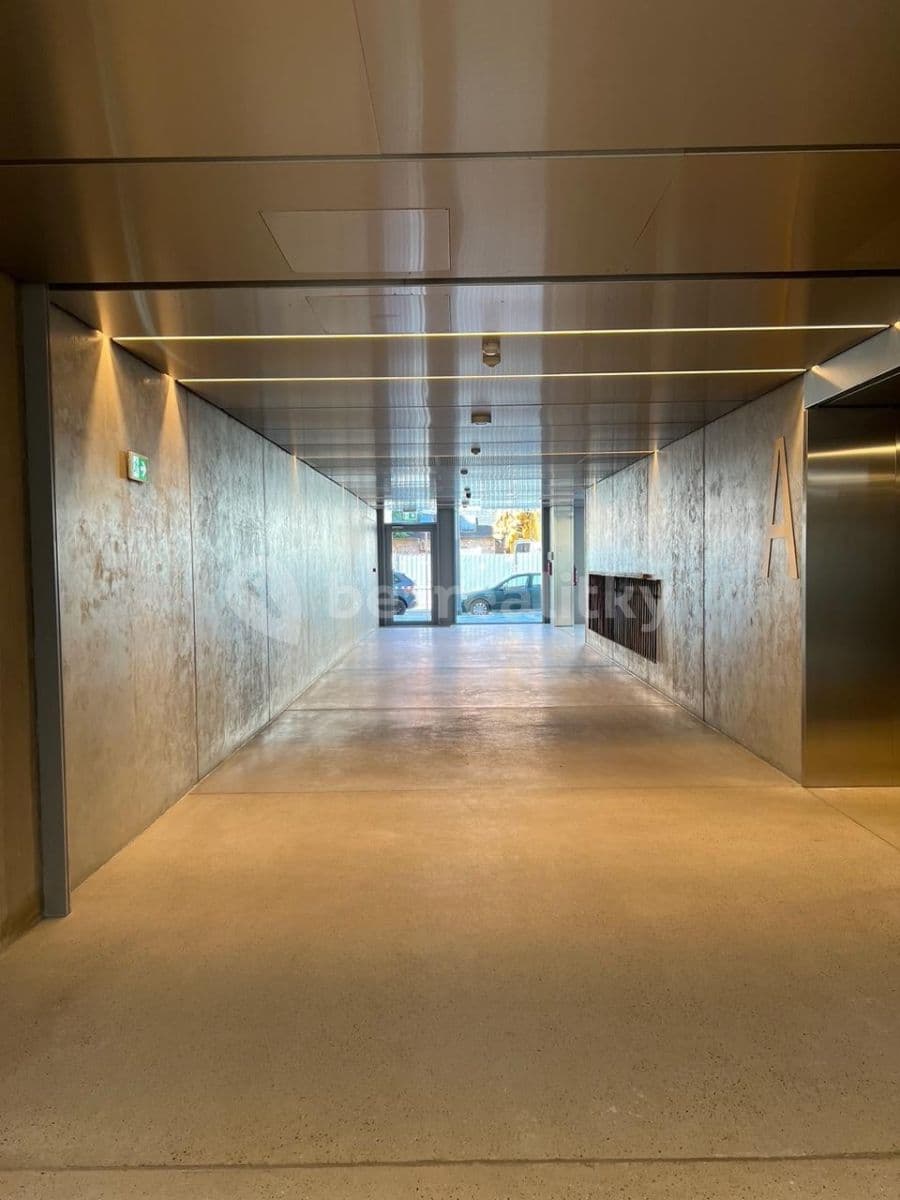 Prenájom bytu 2-izbový 61 m², Křižíkova, Praha, Praha Prenájom bytu 2-izbový 61 m², Křižíkova, Praha, Praha