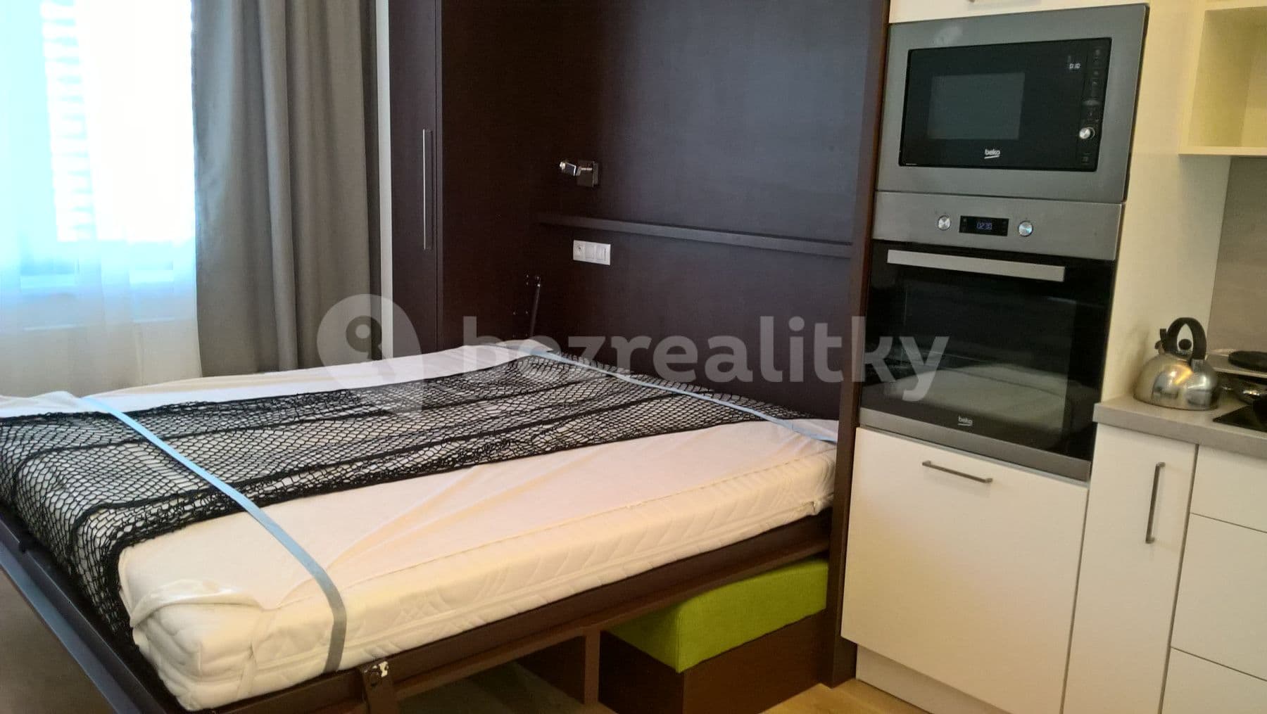 Prenájom bytu 1-izbový 27 m², Mukařovského, Praha, Praha Prenájom bytu 1-izbový 27 m², Mukařovského, Praha, Praha