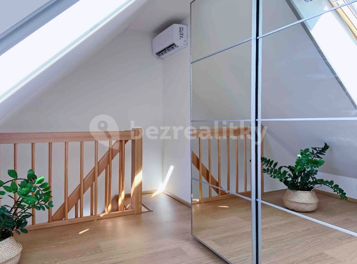 Prenájom bytu 2-izbový 47 m², Drahobejlova, Praha, Praha Prenájom bytu 2-izbový 47 m², Drahobejlova, Praha, Praha