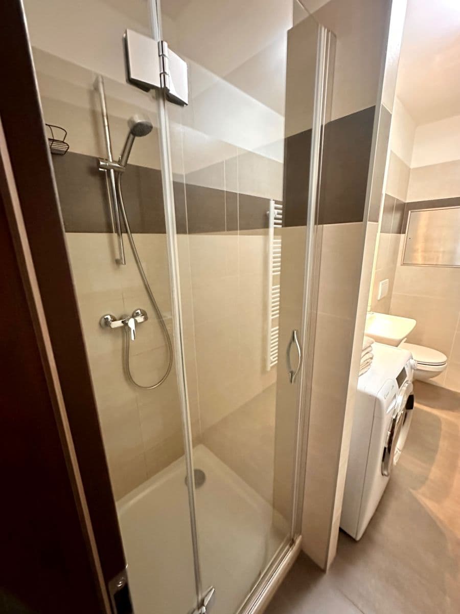 Prenájom bytu 2-izbový 47 m², Drahobejlova, Praha, Praha Prenájom bytu 2-izbový 47 m², Drahobejlova, Praha, Praha