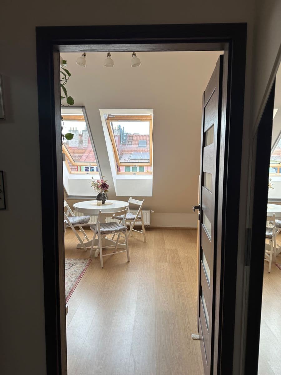 Prenájom bytu 2-izbový 47 m², Drahobejlova, Praha, Praha Prenájom bytu 2-izbový 47 m², Drahobejlova, Praha, Praha