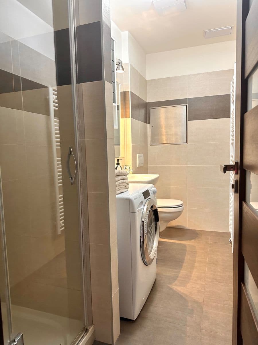 Prenájom bytu 2-izbový 47 m², Drahobejlova, Praha, Praha Prenájom bytu 2-izbový 47 m², Drahobejlova, Praha, Praha