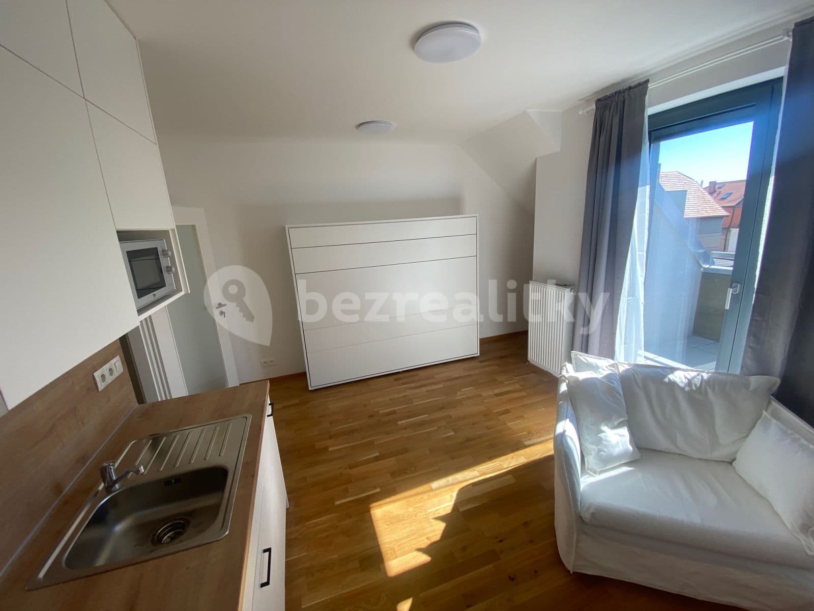 Prenájom bytu 1-izbový 28 m², Na Farkáně Ⅰ, Praha, Praha Prenájom bytu 1-izbový 28 m², Na Farkáně Ⅰ, Praha, Praha