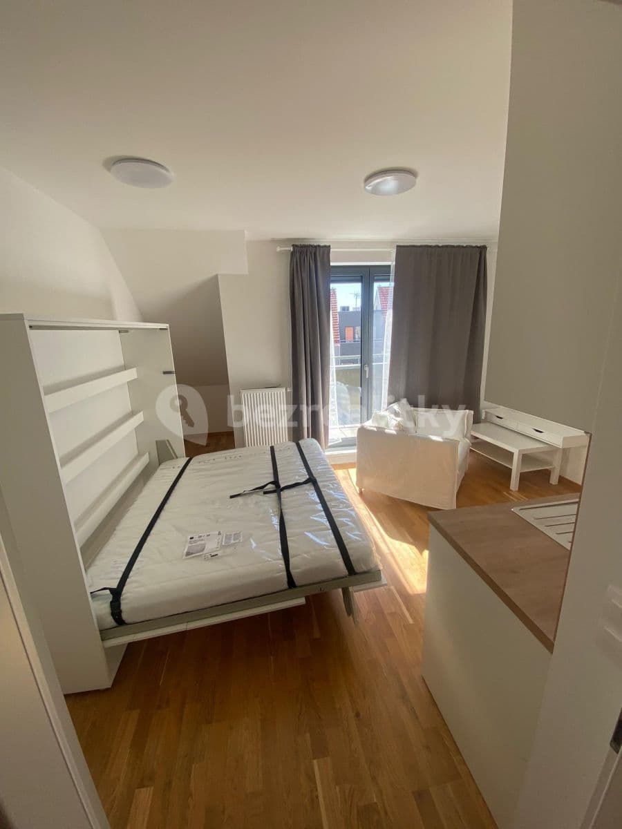 Prenájom bytu 1-izbový 28 m², Na Farkáně Ⅰ, Praha, Praha Prenájom bytu 1-izbový 28 m², Na Farkáně Ⅰ, Praha, Praha