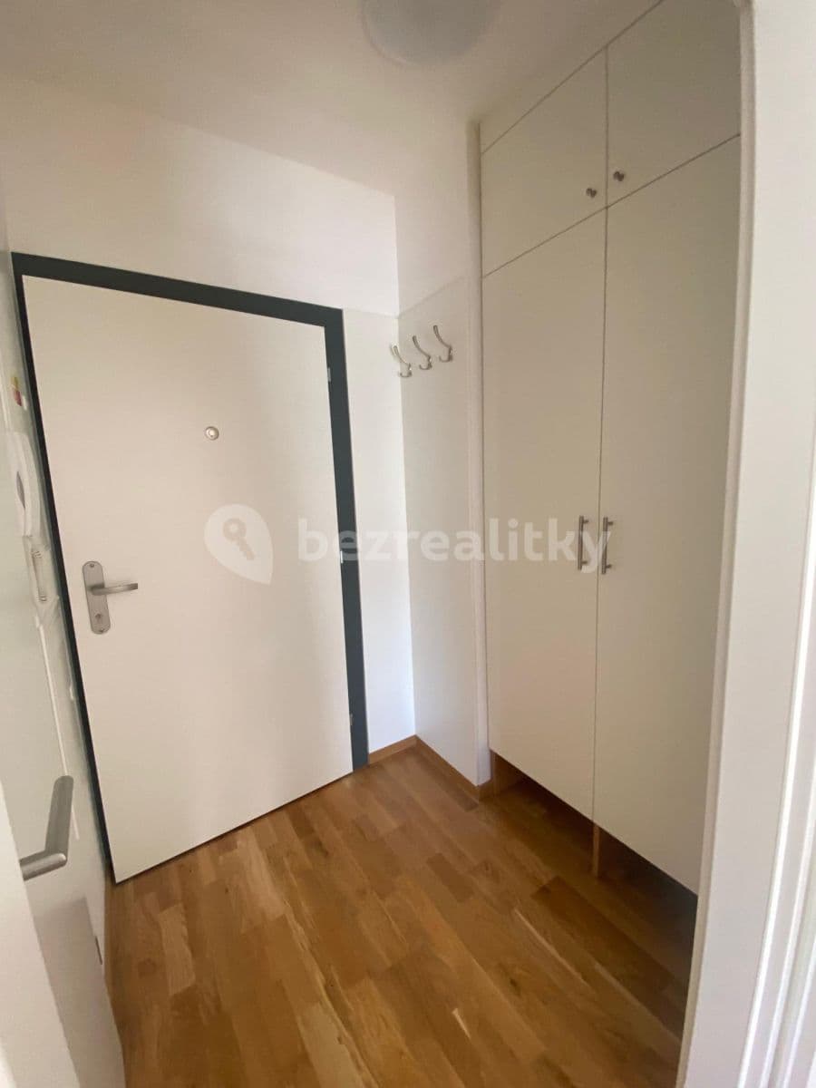 Prenájom bytu 1-izbový 28 m², Na Farkáně Ⅰ, Praha, Praha Prenájom bytu 1-izbový 28 m², Na Farkáně Ⅰ, Praha, Praha