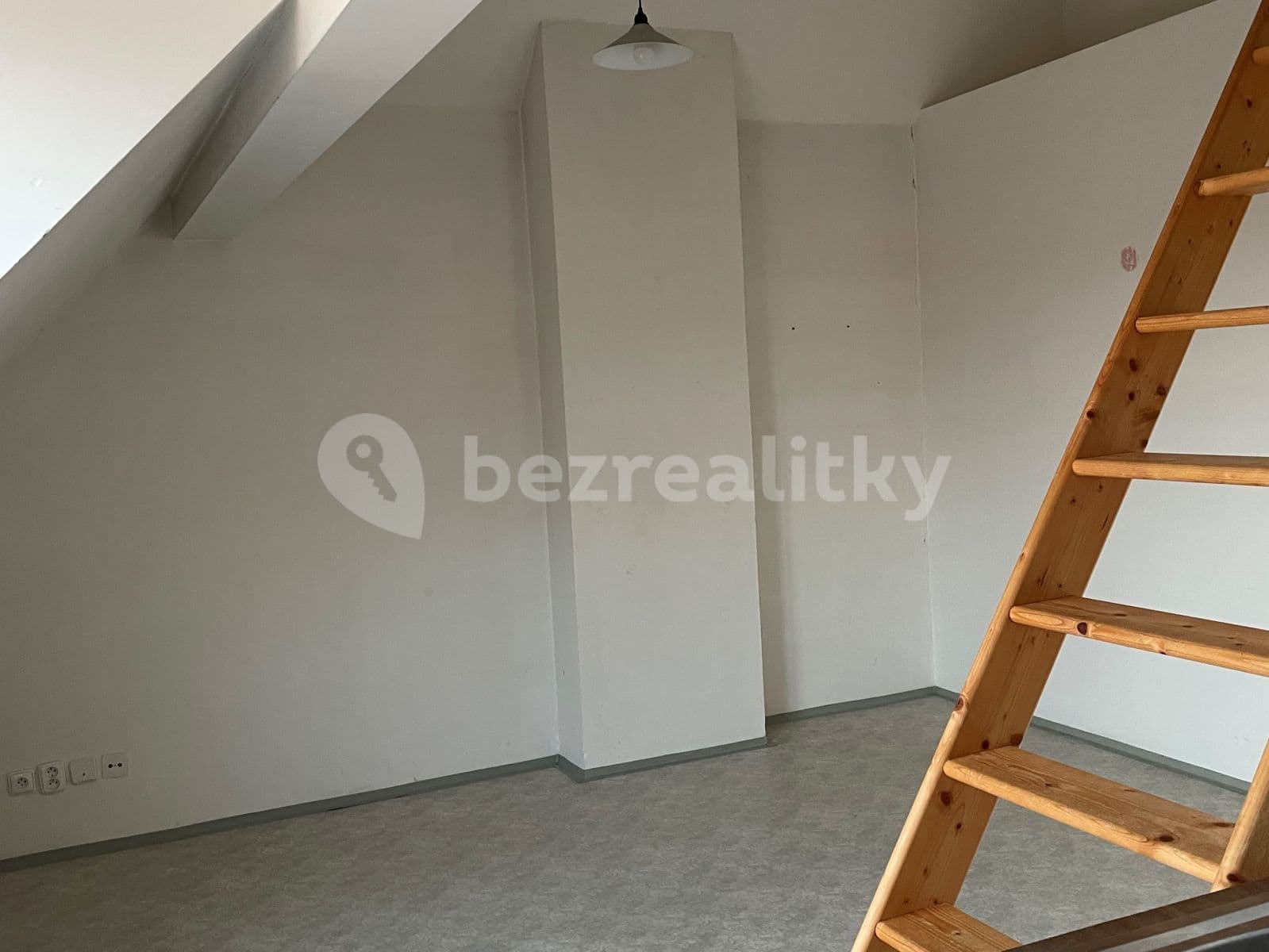 Prenájom bytu 2-izbový 37 m², Lesní, Bílovice nad Svitavou, Jihomoravský kraj Prenájom bytu 2-izbový 37 m², Lesní, Bílovice nad Svitavou, Jihomoravský kraj