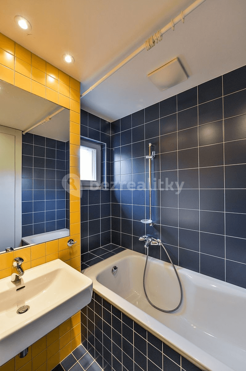 Prenájom bytu 4-izbový 115 m², Kolejní, Praha, Praha Prenájom bytu 4-izbový 115 m², Kolejní, Praha, Praha