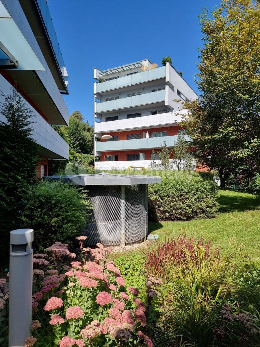 Prenájom bytu 4-izbový 115 m², Kolejní, Praha, Praha Prenájom bytu 4-izbový 115 m², Kolejní, Praha, Praha