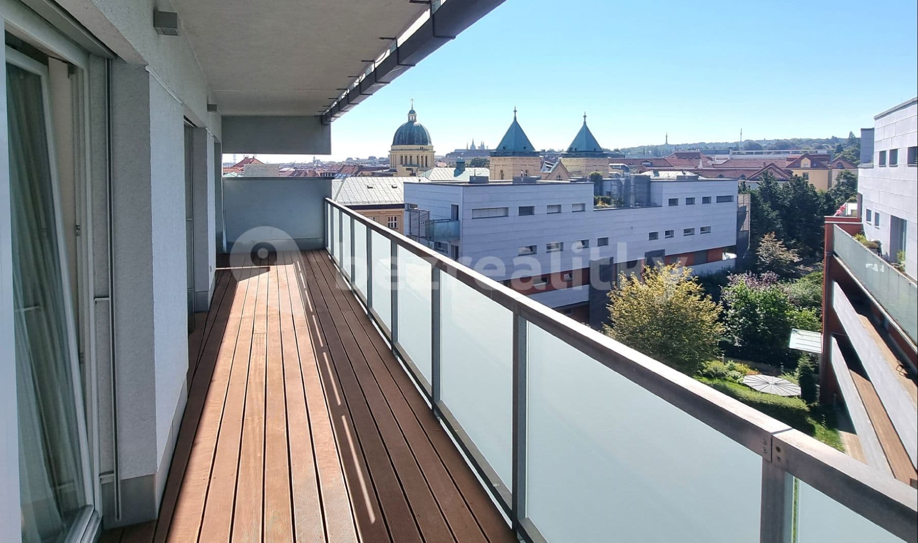 Prenájom bytu 4-izbový 115 m², Kolejní, Praha, Praha Prenájom bytu 4-izbový 115 m², Kolejní, Praha, Praha