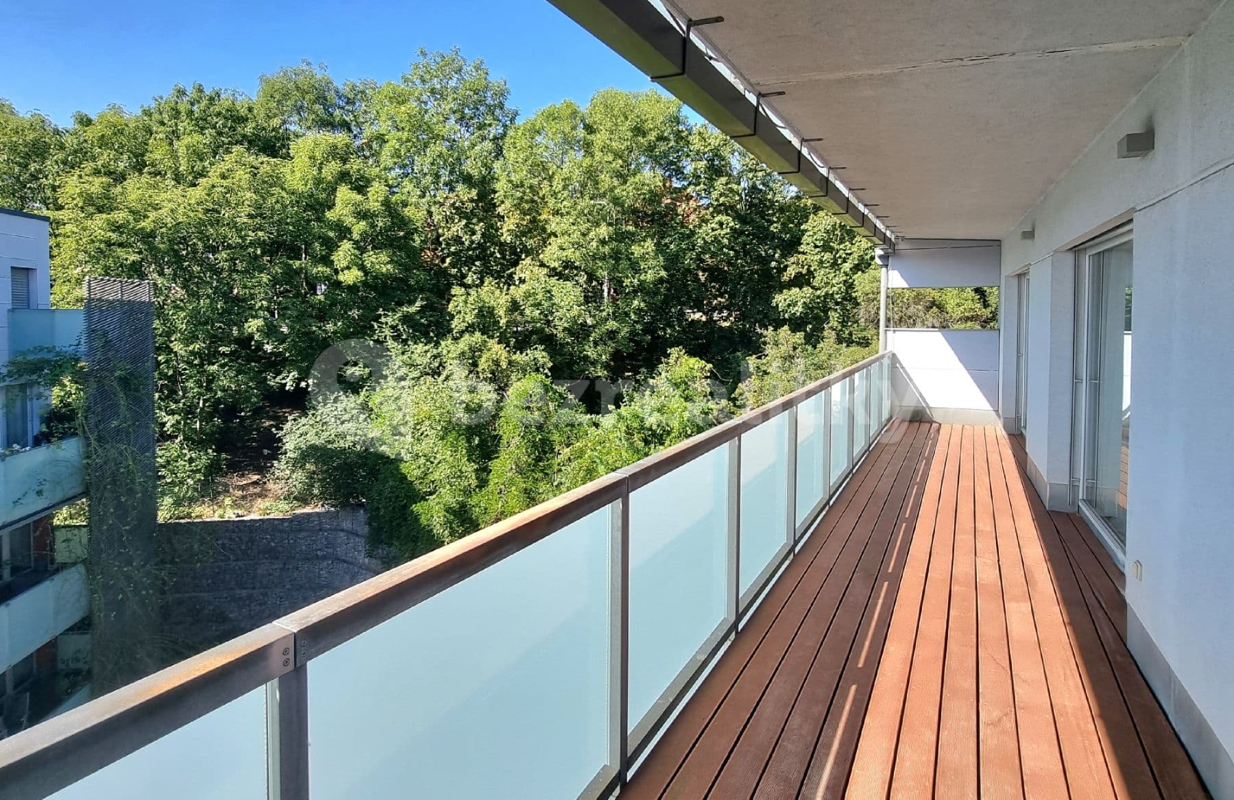 Prenájom bytu 4-izbový 115 m², Kolejní, Praha, Praha Prenájom bytu 4-izbový 115 m², Kolejní, Praha, Praha