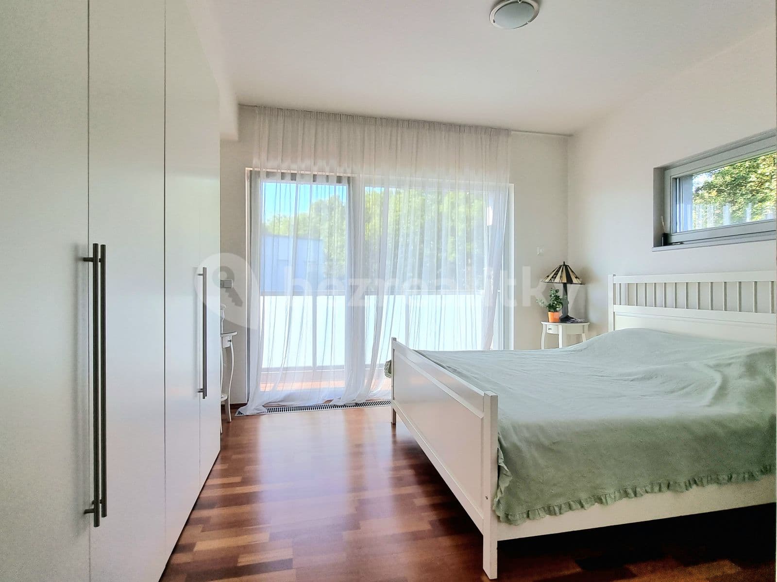 Prenájom bytu 4-izbový 115 m², Kolejní, Praha, Praha Prenájom bytu 4-izbový 115 m², Kolejní, Praha, Praha