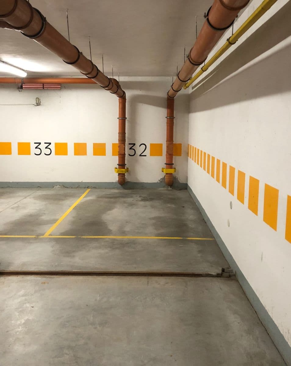 Prenájom garáže 11 m², U Kříže, Praha, Praha Prenájom garáže 11 m², U Kříže, Praha, Praha