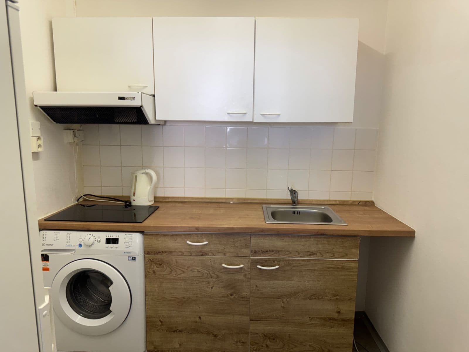 Prenájom bytu 2-izbový 43 m², Ciolkovského, Praha, Praha Prenájom bytu 2-izbový 43 m², Ciolkovského, Praha, Praha