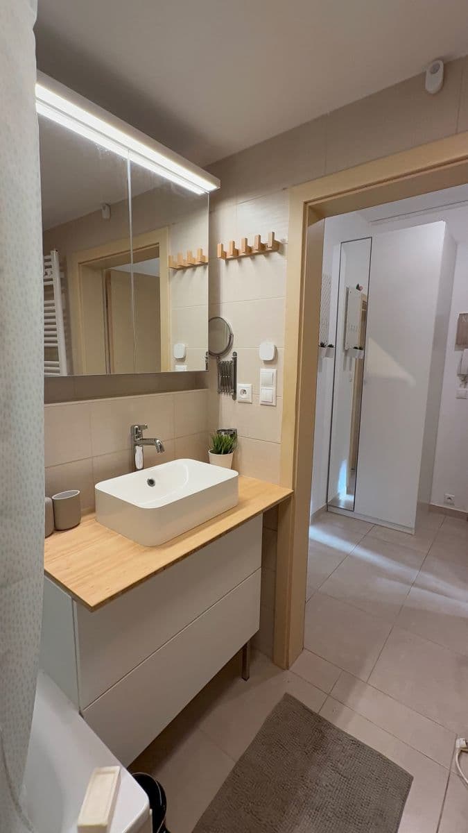 Prenájom bytu 1-izbový 32 m², Soukalova, Praha, Praha Prenájom bytu 1-izbový 32 m², Soukalova, Praha, Praha
