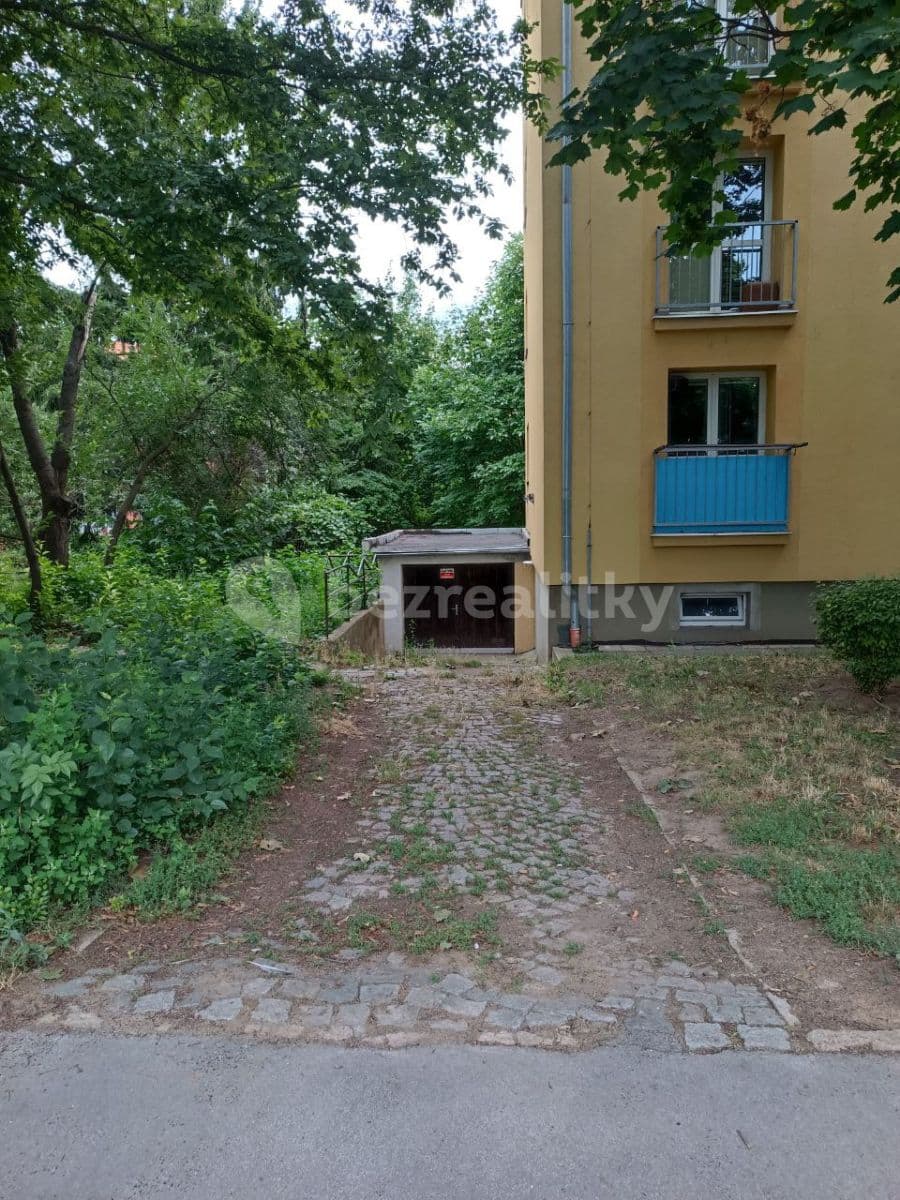 Prenájom garáže 19 m², Hradecká, Brno, Jihomoravský kraj Prenájom garáže 19 m², Hradecká, Brno, Jihomoravský kraj