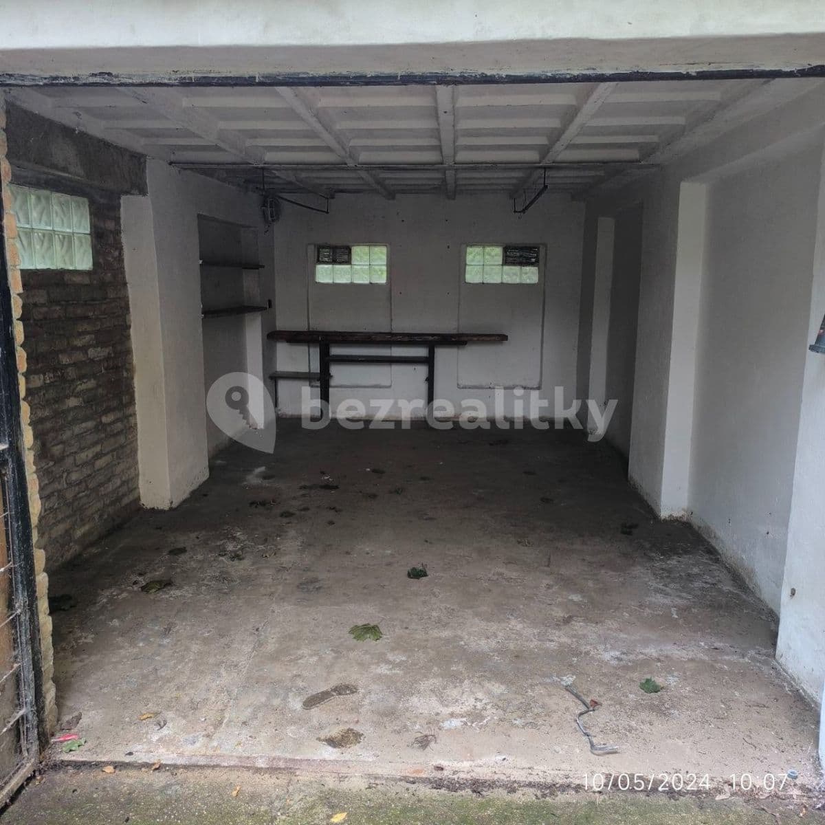 Prenájom garáže 19 m², Hradecká, Brno, Jihomoravský kraj Prenájom garáže 19 m², Hradecká, Brno, Jihomoravský kraj