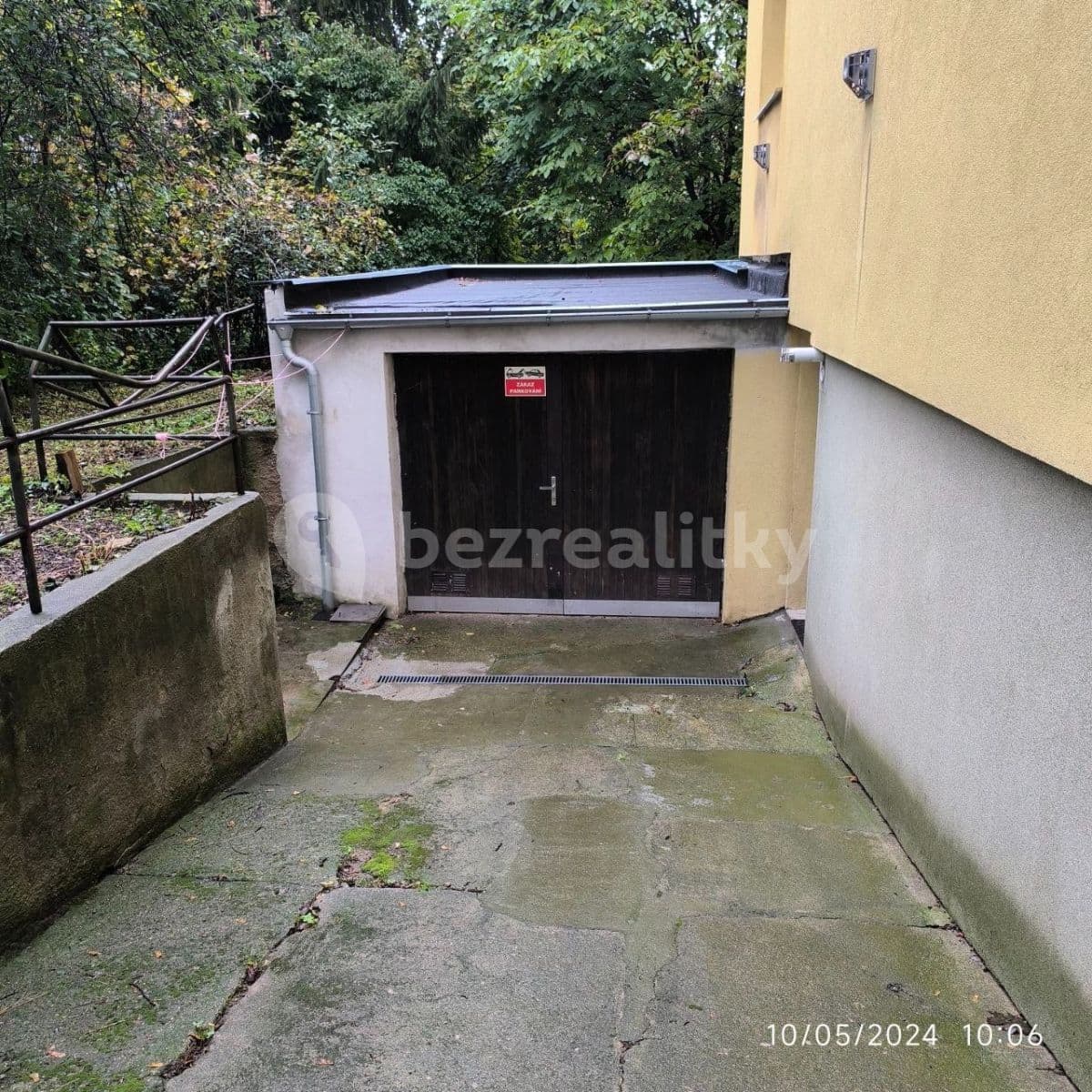 Prenájom garáže 19 m², Hradecká, Brno, Jihomoravský kraj Prenájom garáže 19 m², Hradecká, Brno, Jihomoravský kraj