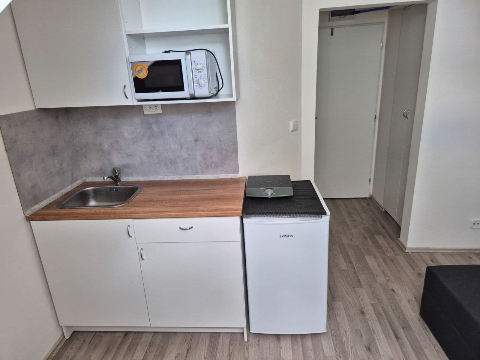 Prenájom bytu Garsoniéra 14 m², Prosecká, Praha, Praha Prenájom bytu Garsoniéra 14 m², Prosecká, Praha, Praha