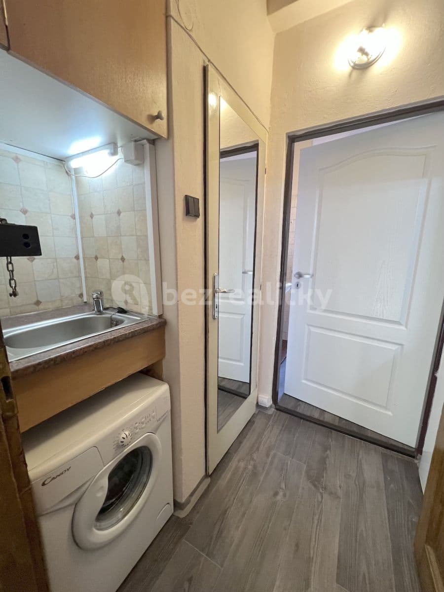 Prenájom bytu 1-izbový 24 m², Magistrů, Praha, Praha Prenájom bytu 1-izbový 24 m², Magistrů, Praha, Praha