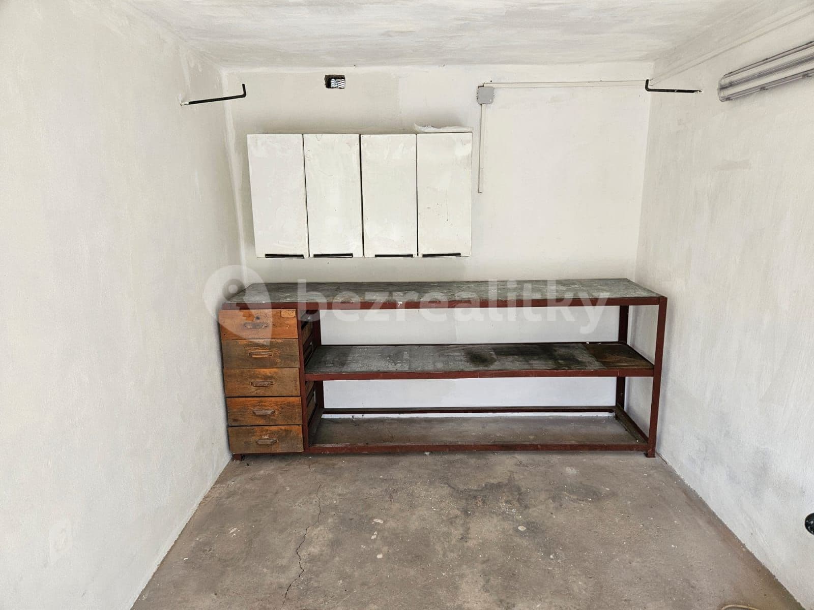 Prenájom garáže 14 m², Uhříněveská, Praha, Praha Prenájom garáže 14 m², Uhříněveská, Praha, Praha