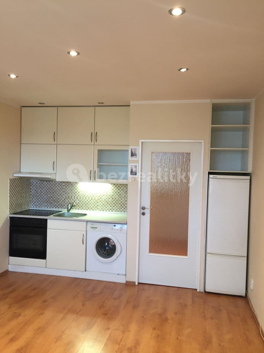 Prenájom bytu Garsoniéra 25 m², Hvozdíková, Praha, Praha Prenájom bytu Garsoniéra 25 m², Hvozdíková, Praha, Praha