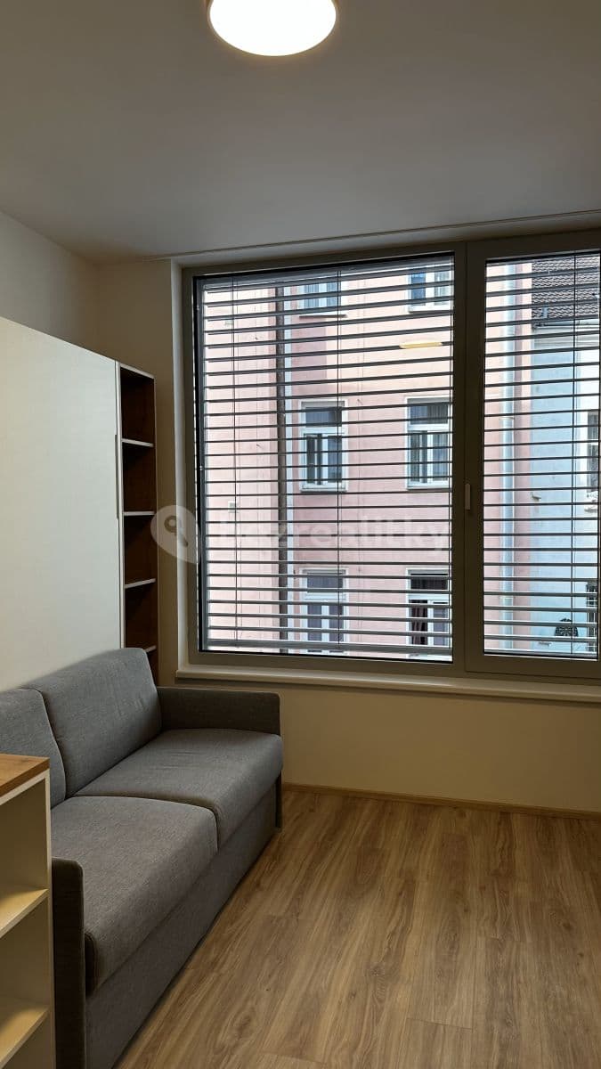 Prenájom bytu 1-izbový 21 m², Mozartova, Praha, Praha Prenájom bytu 1-izbový 21 m², Mozartova, Praha, Praha