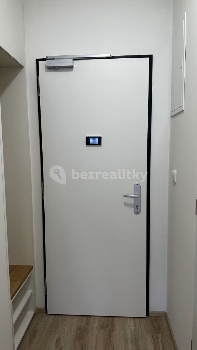 Prenájom bytu 1-izbový 21 m², Mozartova, Praha, Praha Prenájom bytu 1-izbový 21 m², Mozartova, Praha, Praha