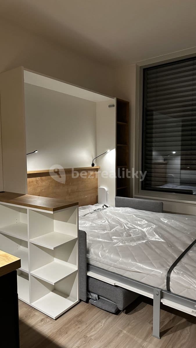 Prenájom bytu 1-izbový 21 m², Mozartova, Praha, Praha Prenájom bytu 1-izbový 21 m², Mozartova, Praha, Praha