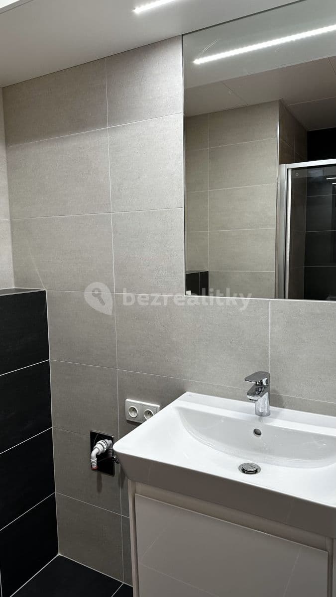 Prenájom bytu 1-izbový 21 m², Mozartova, Praha, Praha Prenájom bytu 1-izbový 21 m², Mozartova, Praha, Praha