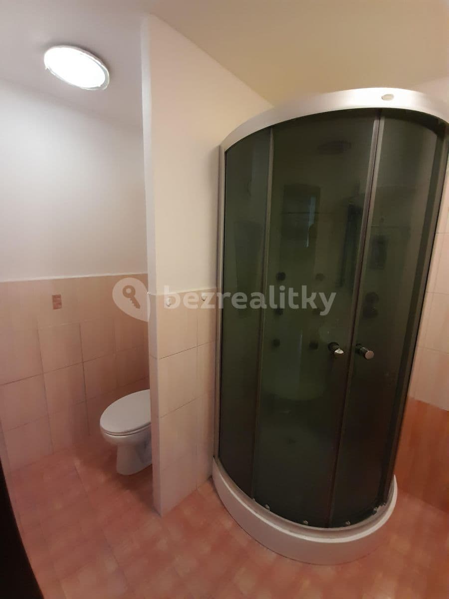 Prenájom bytu 3-izbový 68 m², Husova, Chrudim, Pardubický kraj Prenájom bytu 3-izbový 68 m², Husova, Chrudim, Pardubický kraj