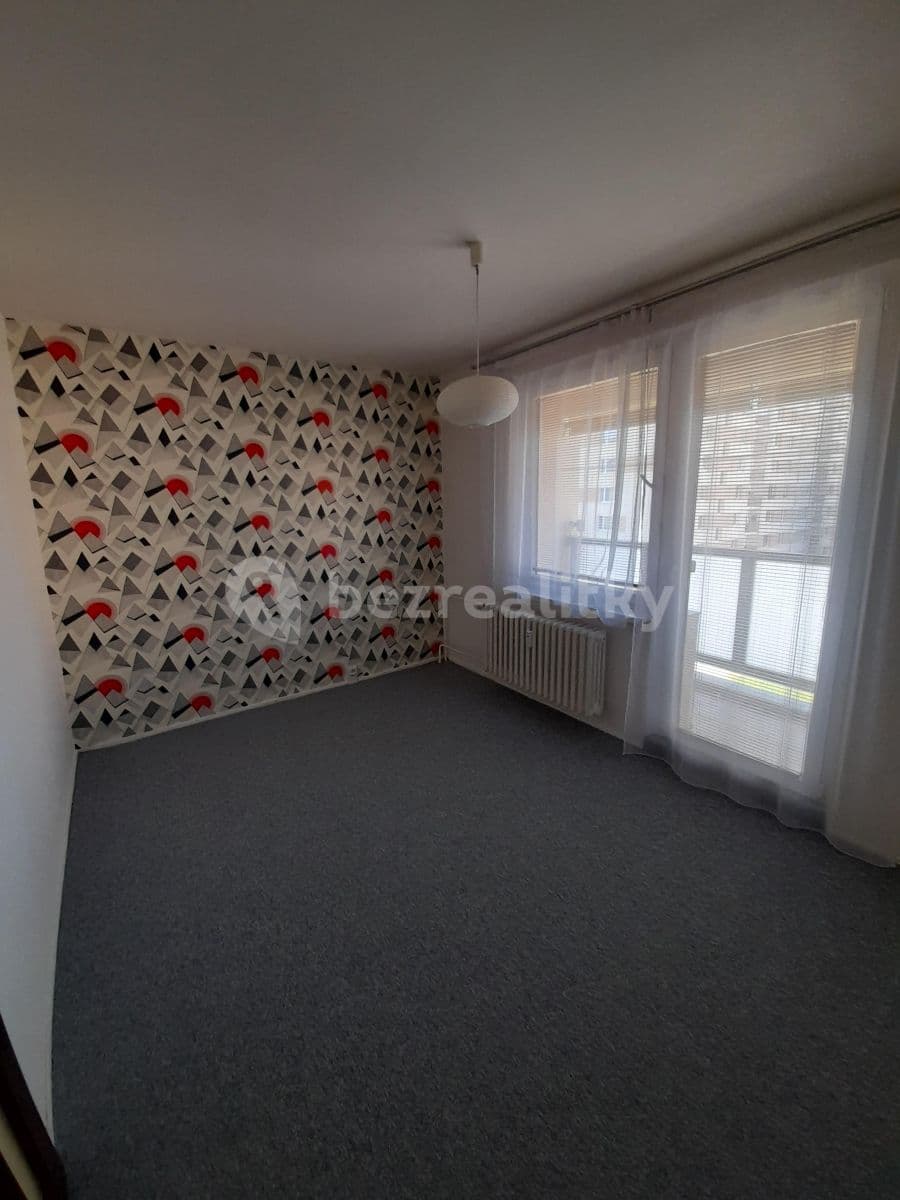 Prenájom bytu 3-izbový 68 m², Husova, Chrudim, Pardubický kraj Prenájom bytu 3-izbový 68 m², Husova, Chrudim, Pardubický kraj