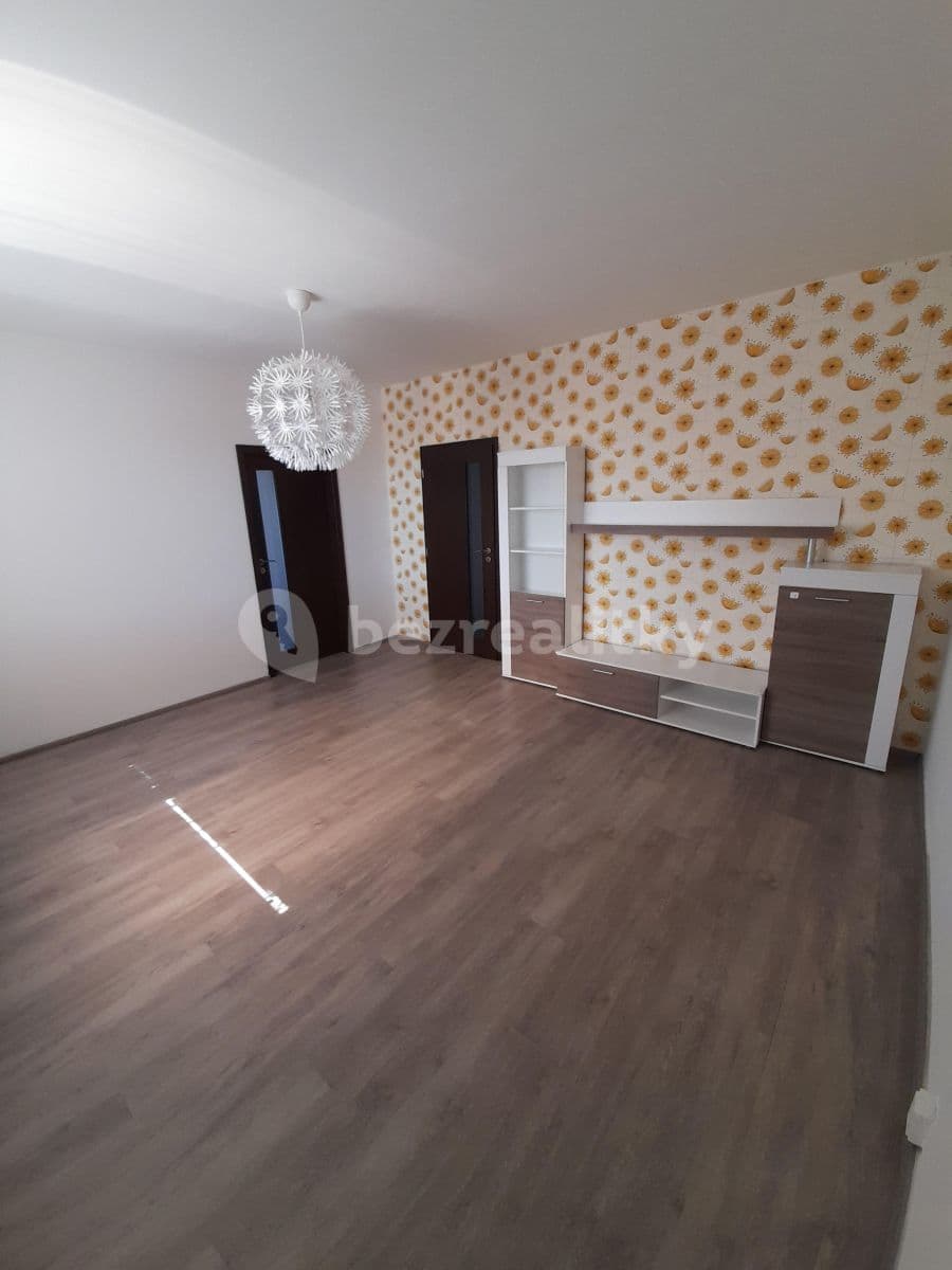 Prenájom bytu 3-izbový 68 m², Husova, Chrudim, Pardubický kraj Prenájom bytu 3-izbový 68 m², Husova, Chrudim, Pardubický kraj