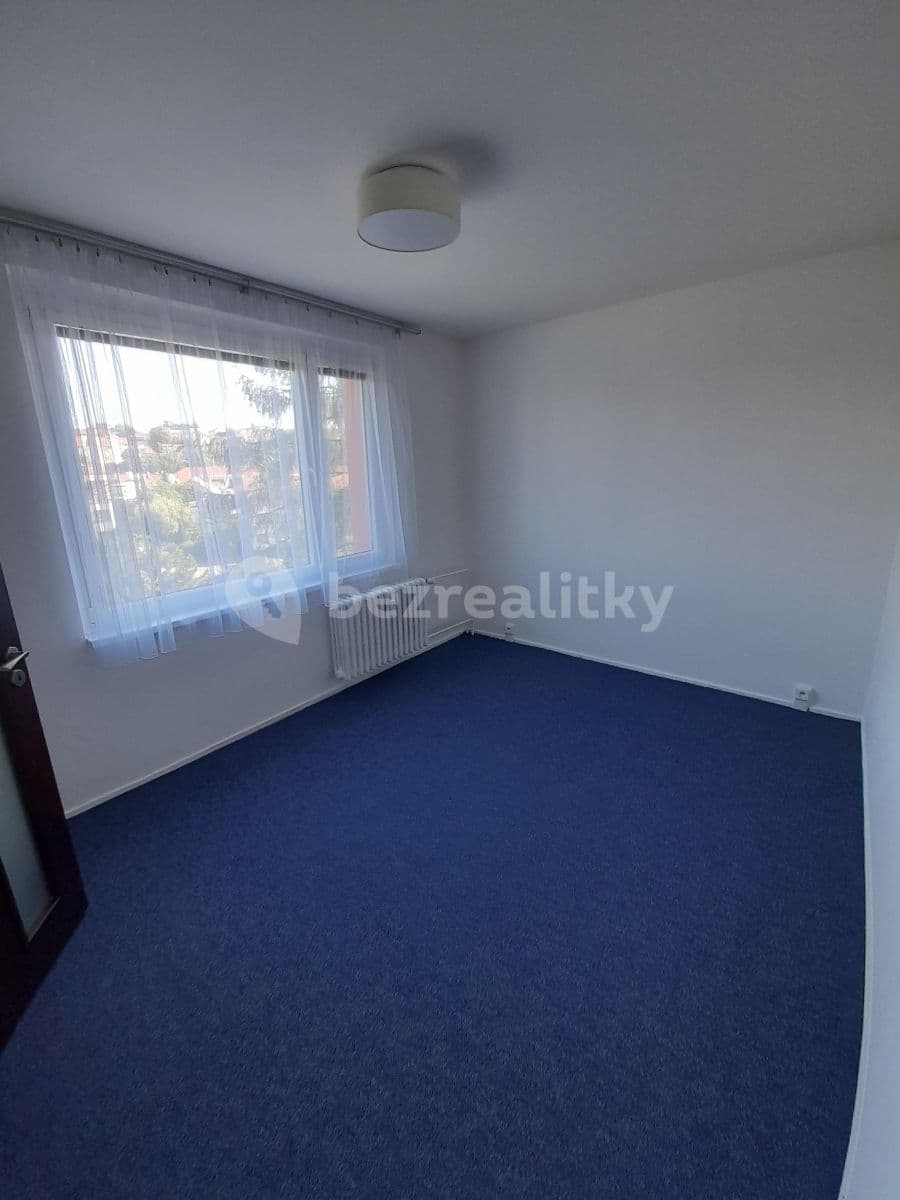 Prenájom bytu 3-izbový 68 m², Husova, Chrudim, Pardubický kraj Prenájom bytu 3-izbový 68 m², Husova, Chrudim, Pardubický kraj