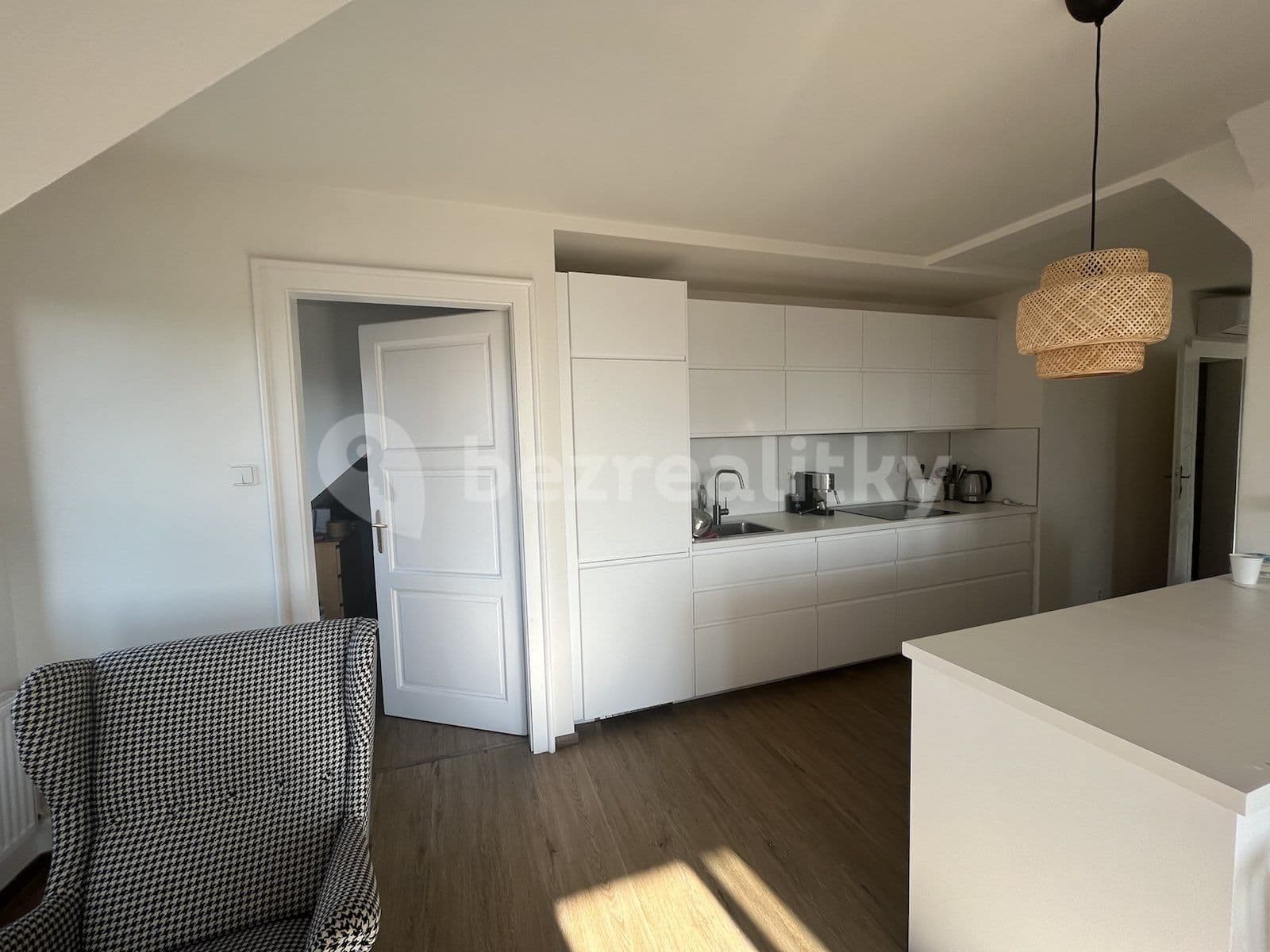 Prenájom bytu 3-izbový 110 m², Sušická, Praha, Praha Prenájom bytu 3-izbový 110 m², Sušická, Praha, Praha